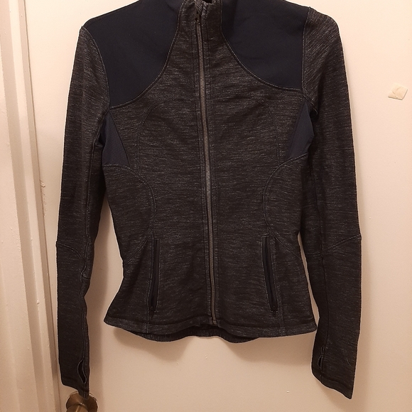 Lululemon athetic women's difine jacket sweater.sz::6.great used condition... - Picture 1 of 10